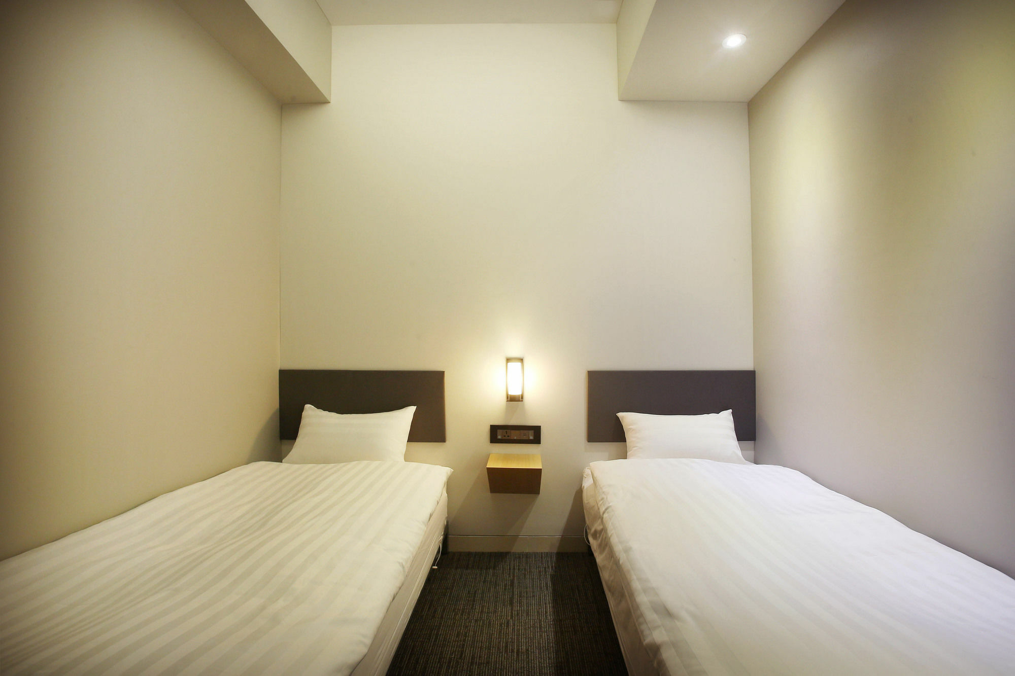 Uh Hotel Seoul Exterior photo