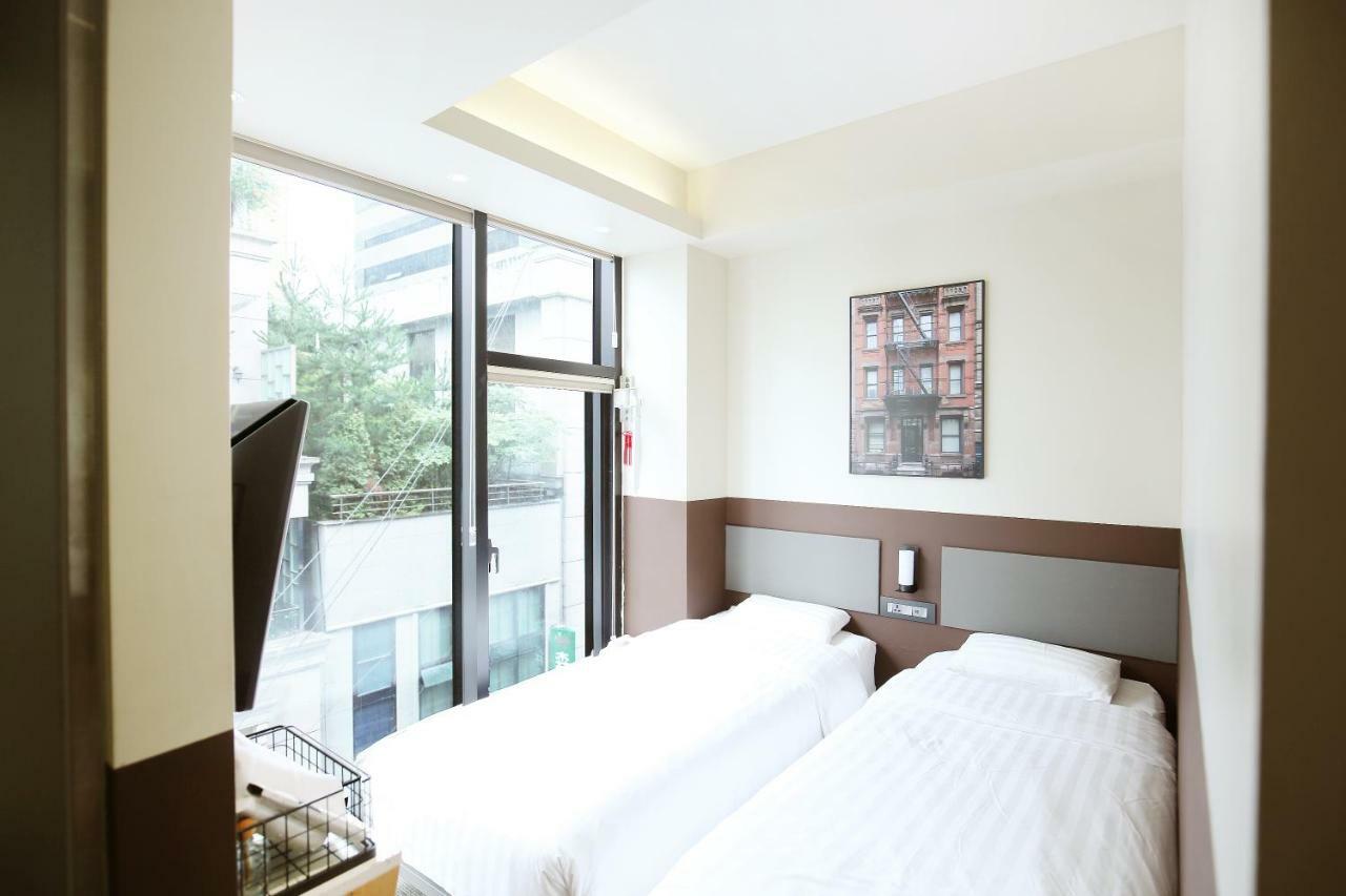 Uh Hotel Seoul Exterior photo
